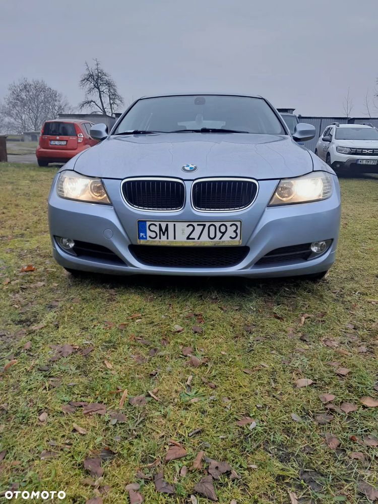 BMW Seria 3 318d DPF Edition Exclusive - 1