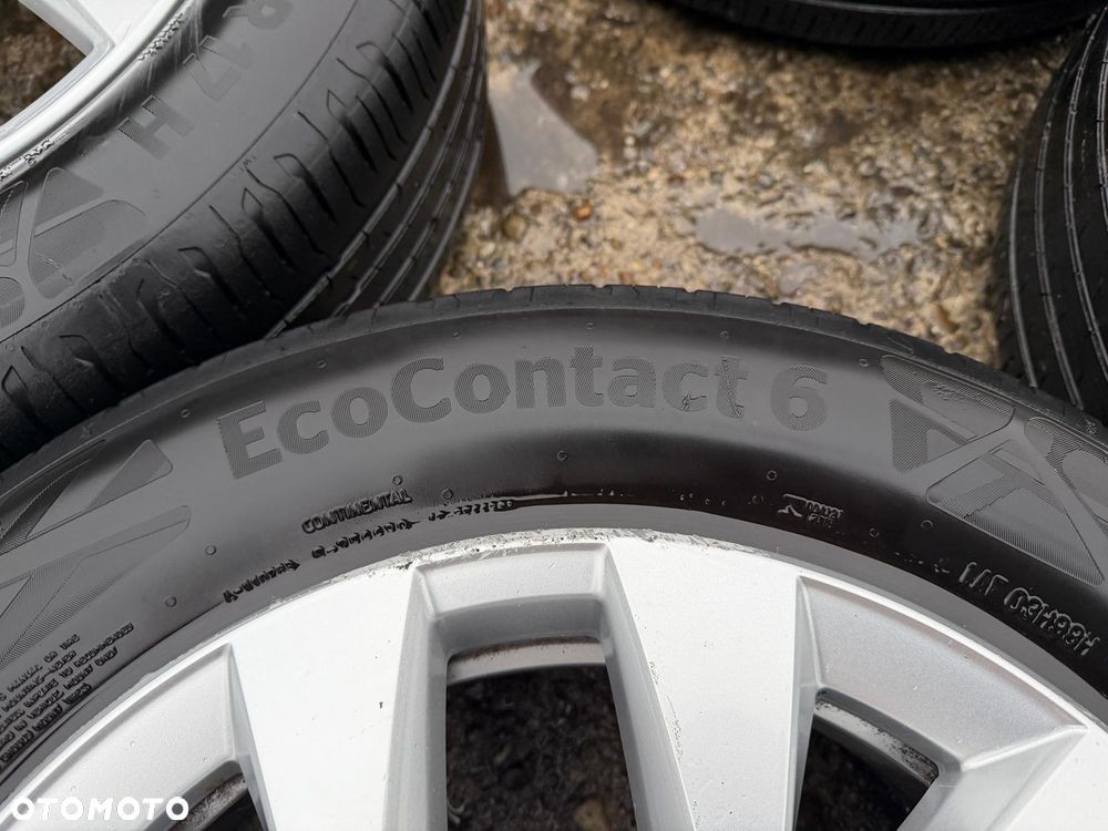 Felgi 17' koła Renault Captur II 5x114,3 ET35 7.0Jx17 centr 66,1 OE - 7