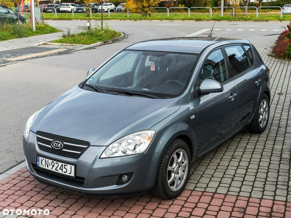Kia Ceed 1.4 CVVT Attract - 4