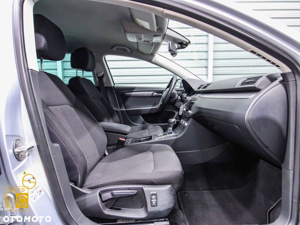 Volkswagen Passat 2.0 Blue TDI DSG SCR Comfortline - 9