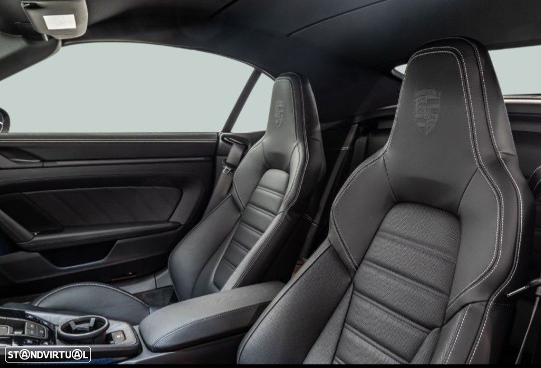Porsche 911 (992) Carrera 4 GTS - 17