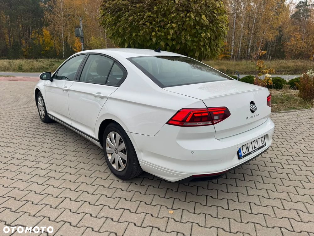 Volkswagen Passat - 4