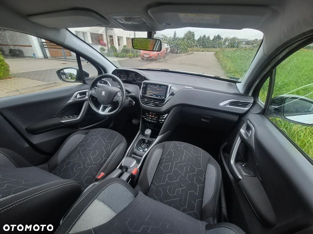 Peugeot 2008 1.2 Pure Tech Allure S&S EAT6 - 30