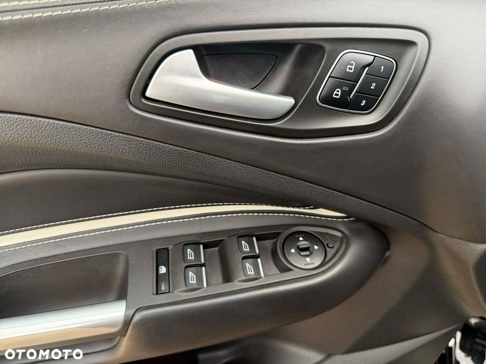 Ford Kuga - 17