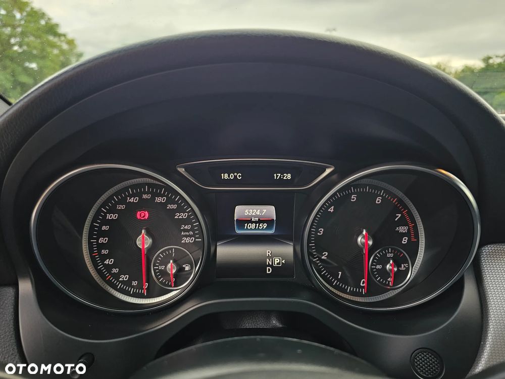 Mercedes-Benz CLA 200 7G-DCT - 18