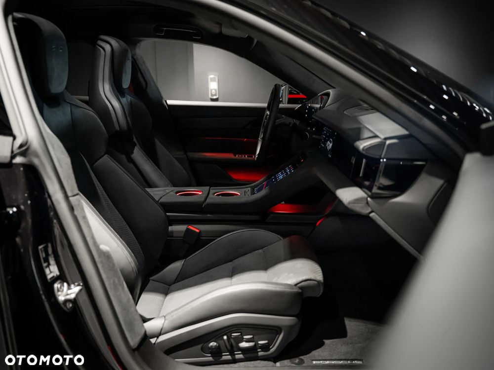 Porsche Taycan 105kWh GTS - 25