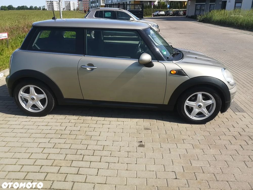 MINI Cooper Standard - 10
