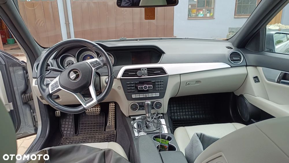 Mercedes-Benz Klasa C 250 CGI Automatik BlueEFFICIENCY - 9