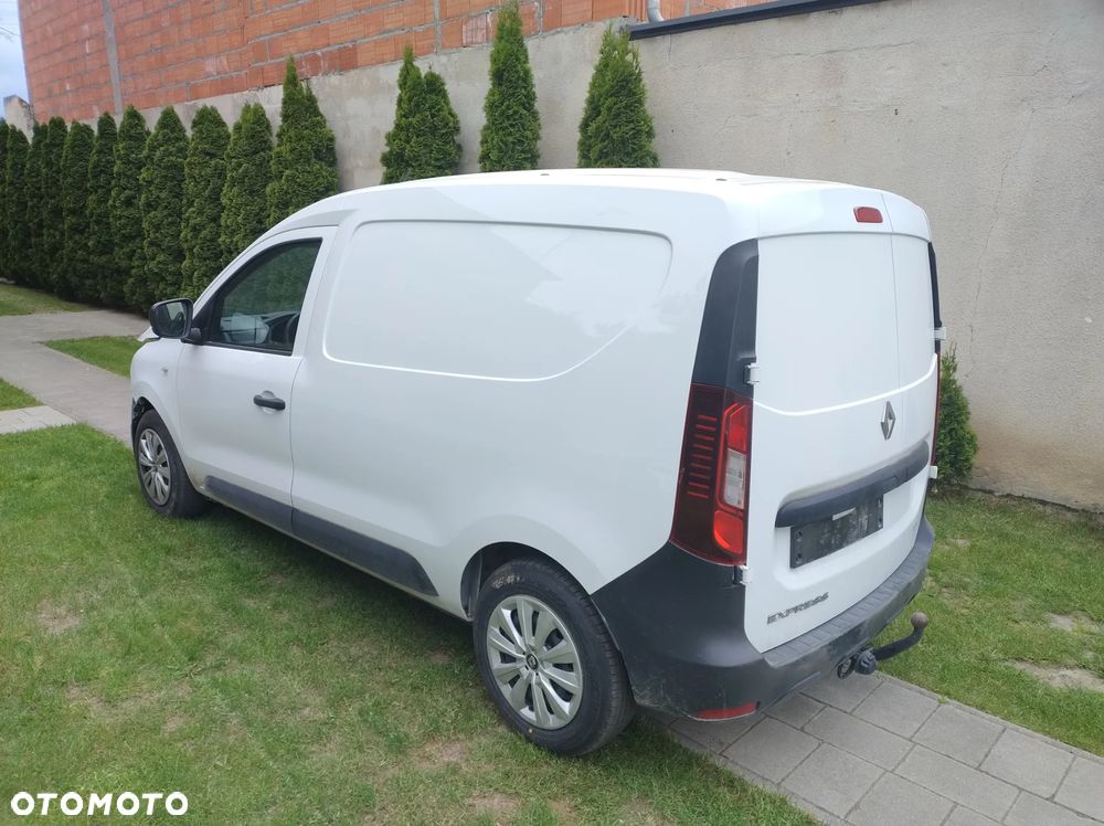 Renault Express - 4