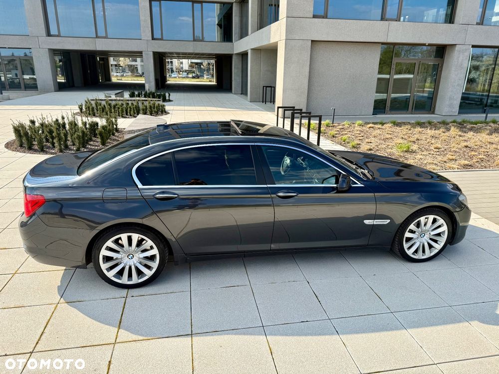 BMW Seria 7 750Li xDrive - 11