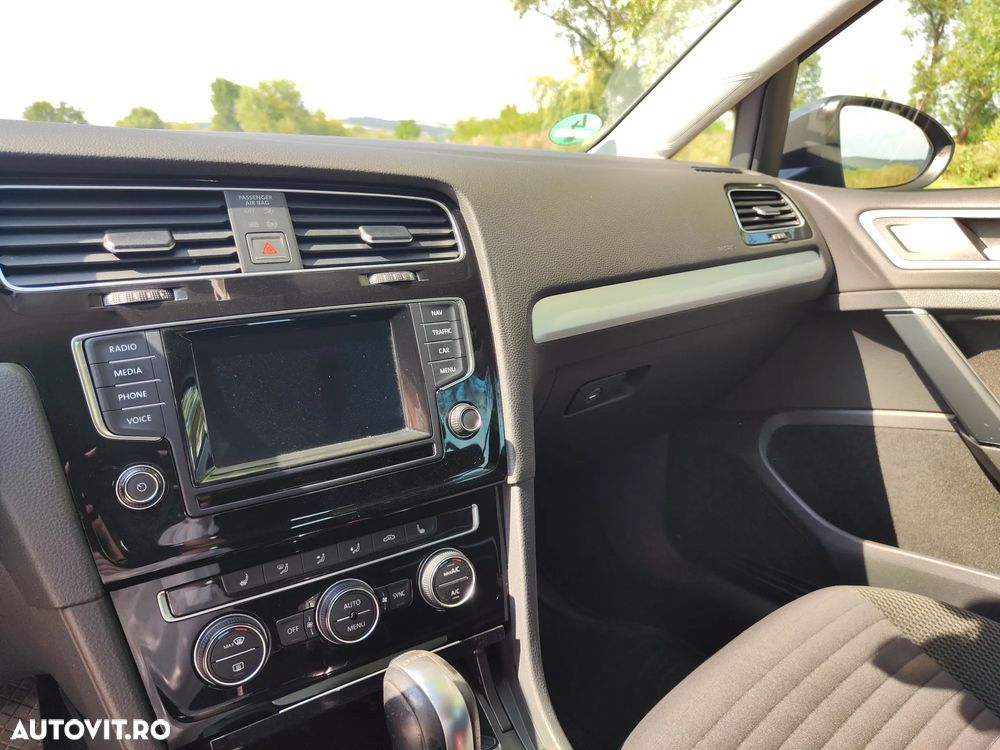Volkswagen Golf 1.6 TDI DPF DSG Comfortline - 29