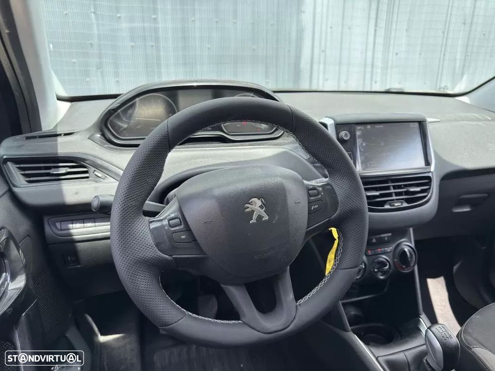 Peugeot 208 1.6 BlueHDi Style - 8