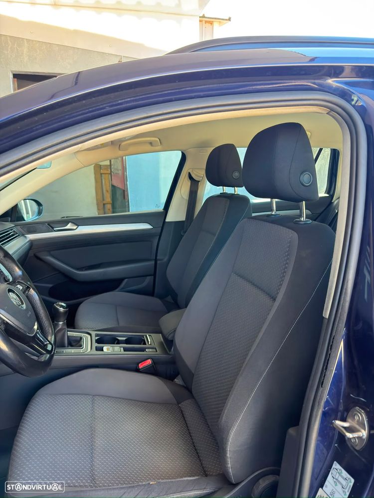 VW Passat 1.6 TDI (BlueMotion ) Trendline - 26