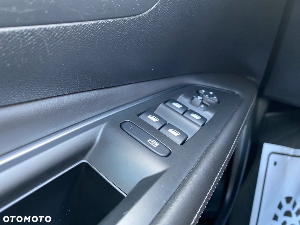 Peugeot 3008 1.2 PureTech Allure S&S - 21