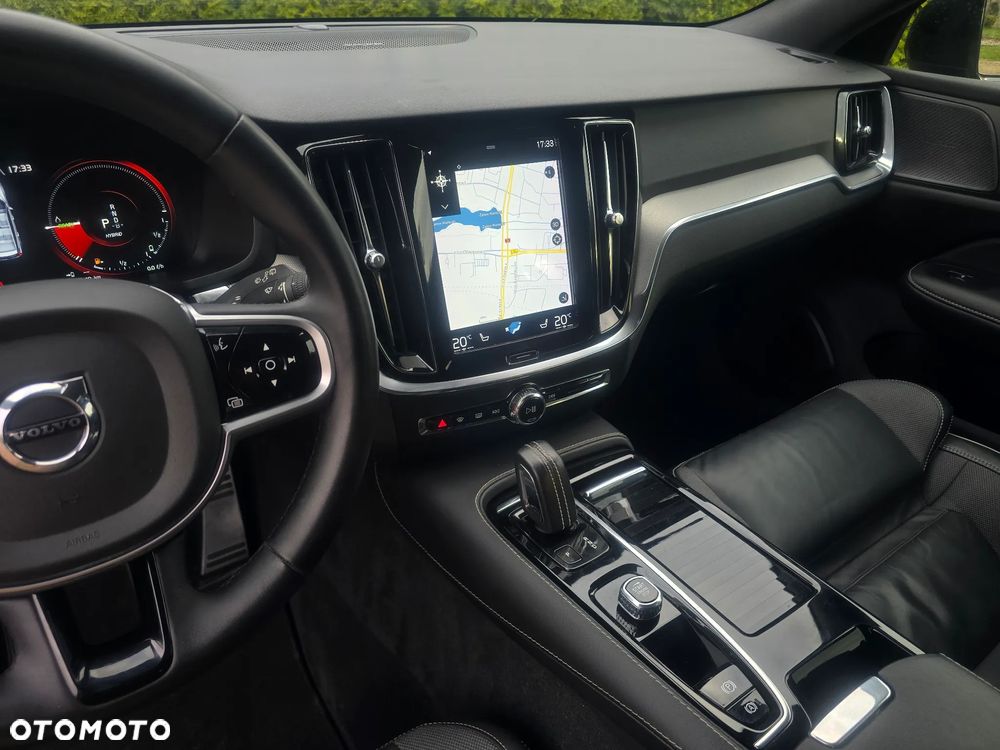 Volvo V60 T6 AWD Plug-In Hybrid Ultra Dark - 27