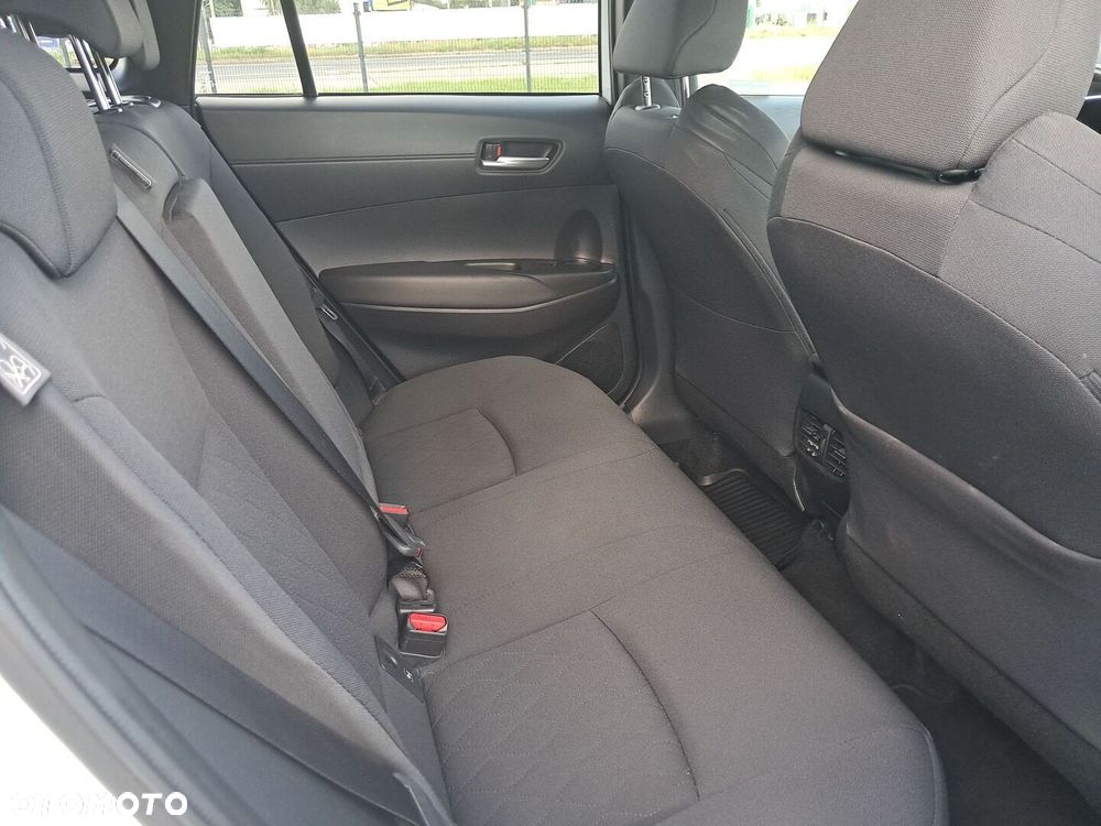 Toyota Corolla Cross - 13