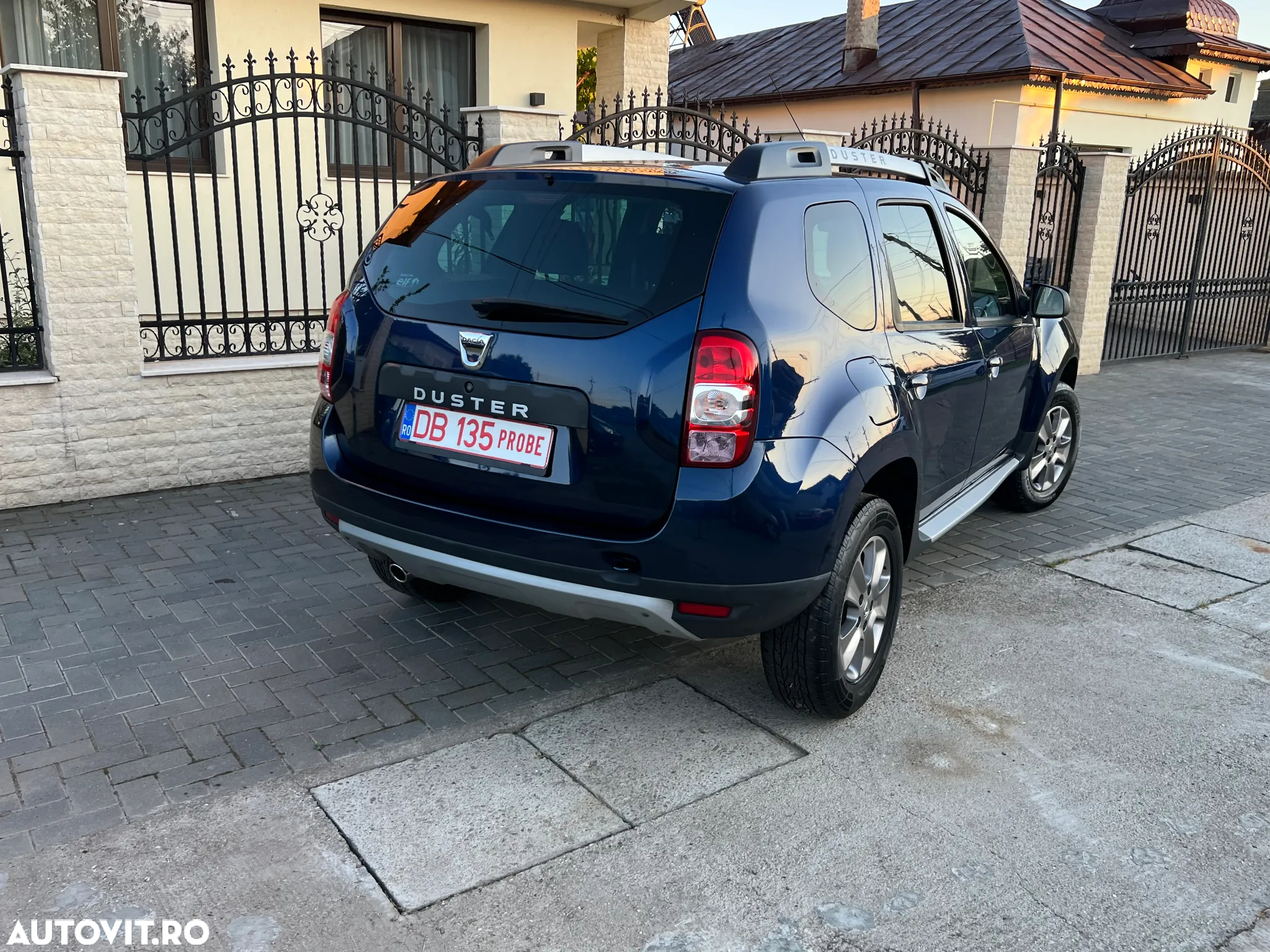 Dacia Duster 1.6 SCe Essential - 3