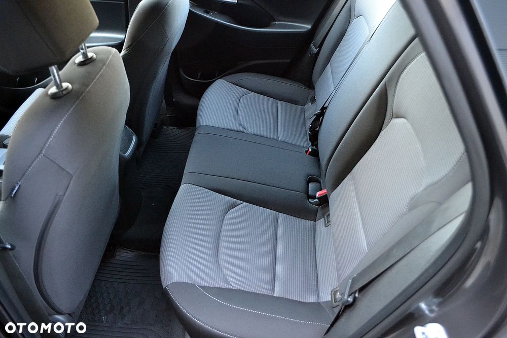 Hyundai i30 1.4 Classic + - 12