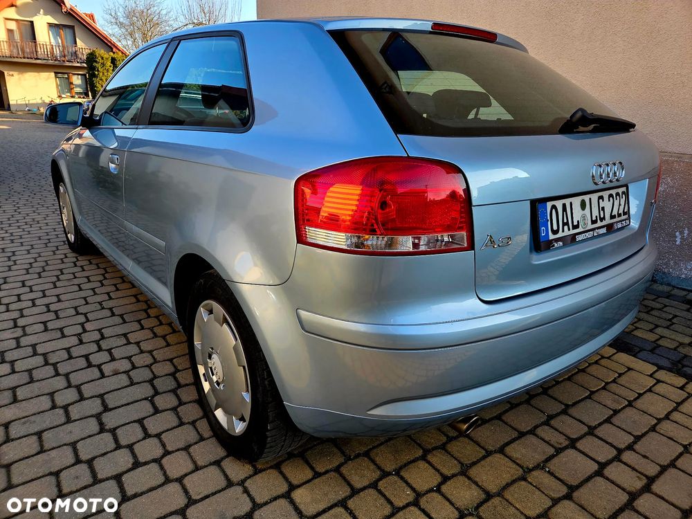 Audi A3 3-drzwiowe 1.6 Attraction - 11