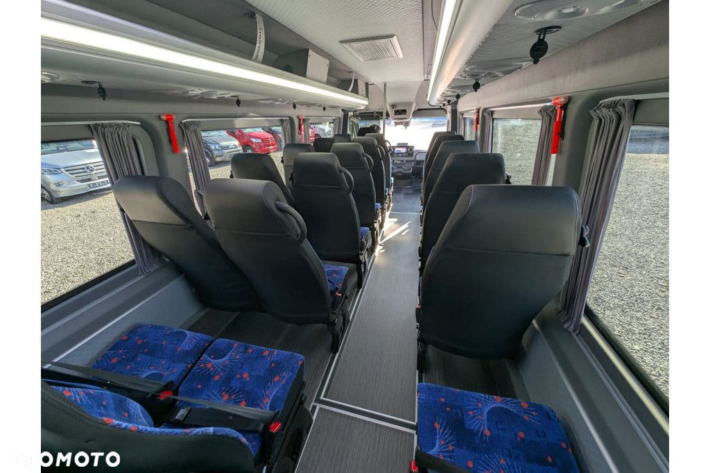 Mercedes-Benz Sprinter 517 - 21