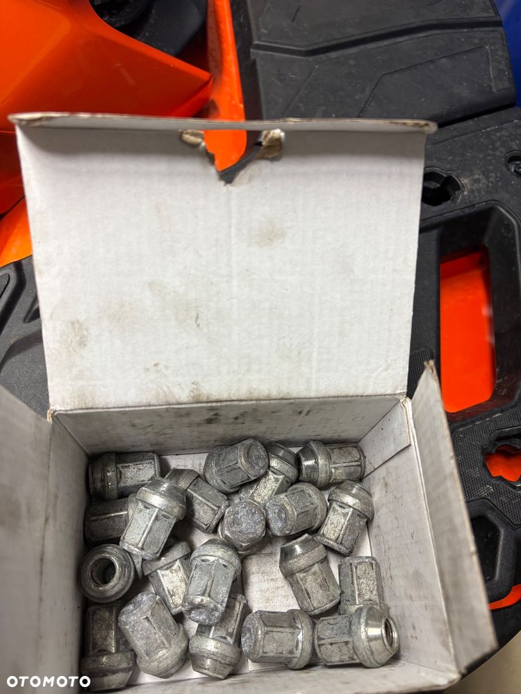 Felgi z oponami Dezent 17 cali - 9