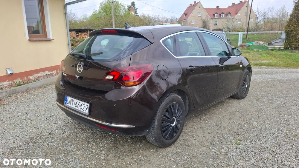 Opel Astra 1.4 T Cosmo S&S - 9