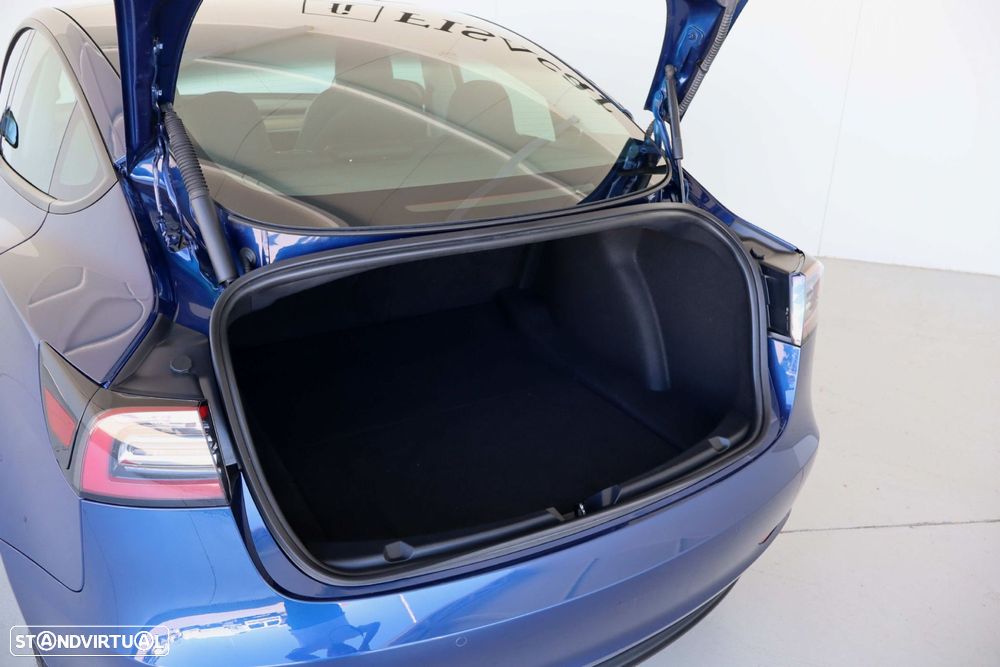 Tesla Model 3 - 12