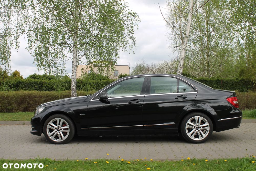 Mercedes-Benz Klasa C 180 CDI DPF (BlueEFFICIENCY) 7G-TRONIC Avantgarde - 27