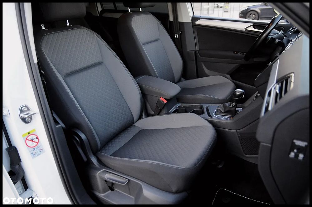 Volkswagen Tiguan 2.0 TDI SCR DSG R-Line - 29