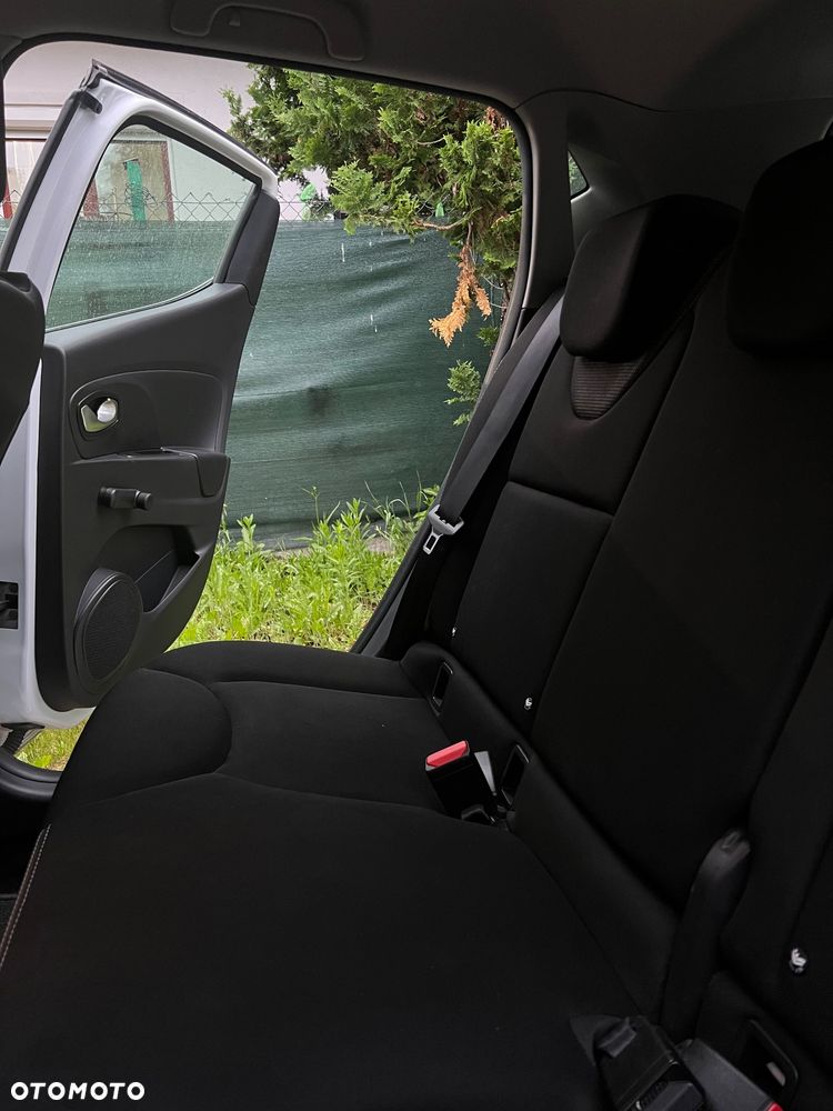 Renault Clio 0.9 TCe Business - 12