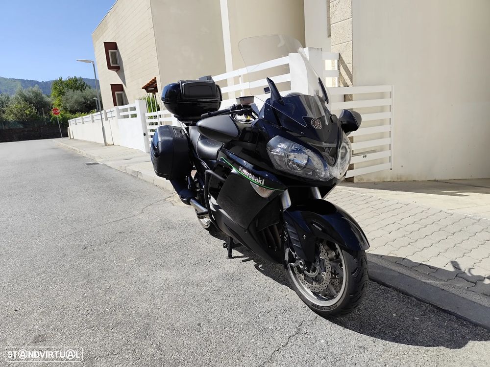 Kawasaki GTR - 6