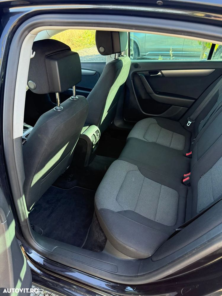 Volkswagen Passat 2.0 TDI BlueMotion Tehnology Comfortline - 11