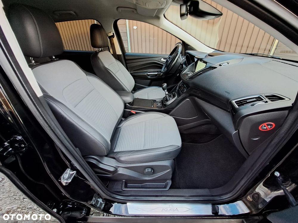 Ford Kuga 2.0 TDCi 4WD Titanium - 25