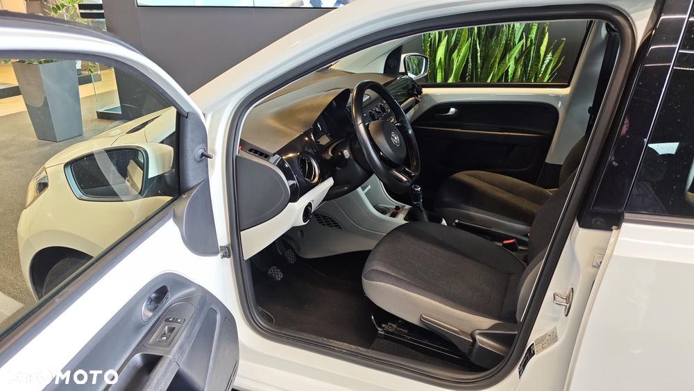 Volkswagen up! BlueMotion Technology move - 8