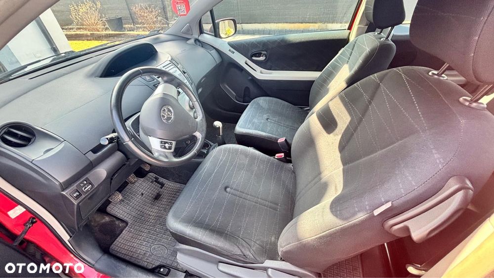 Toyota Yaris - 7