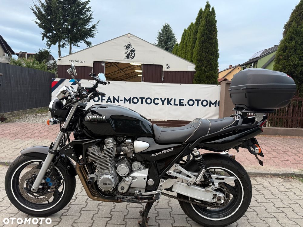 Yamaha XJR - 18