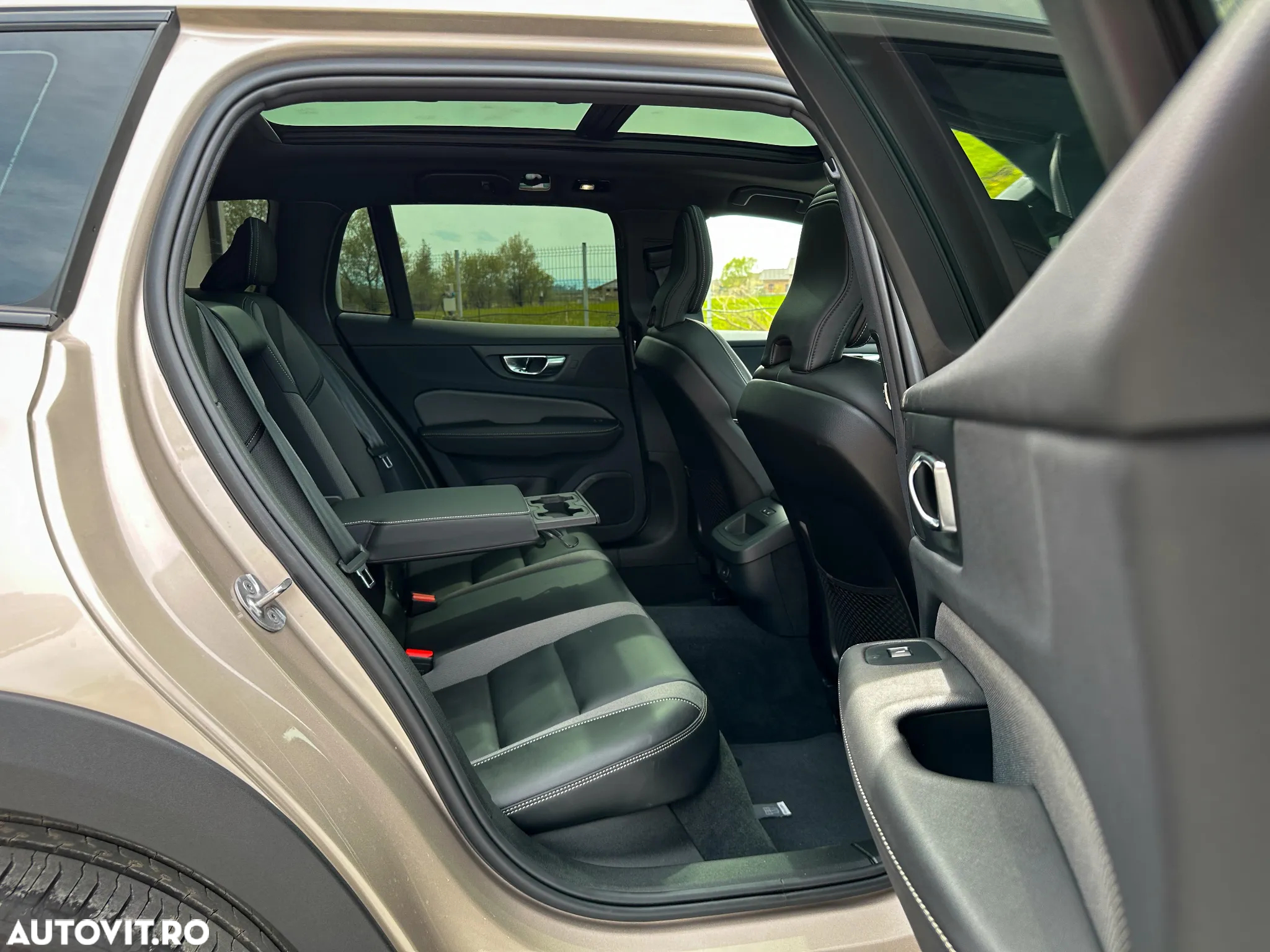 Volvo V60 Cross Country B5 B AWD - 17