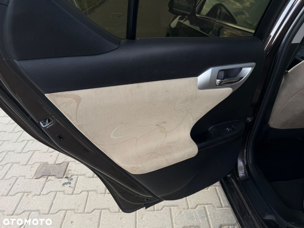 Lexus CT 200h Prestige - 24