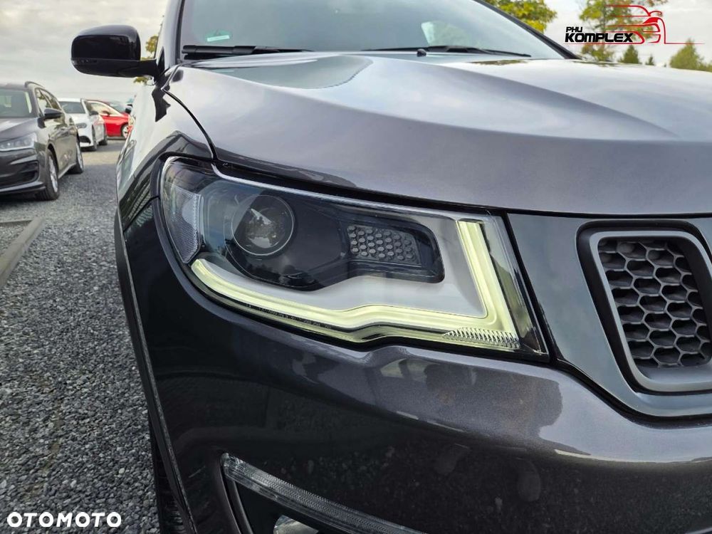 Jeep Compass - 32