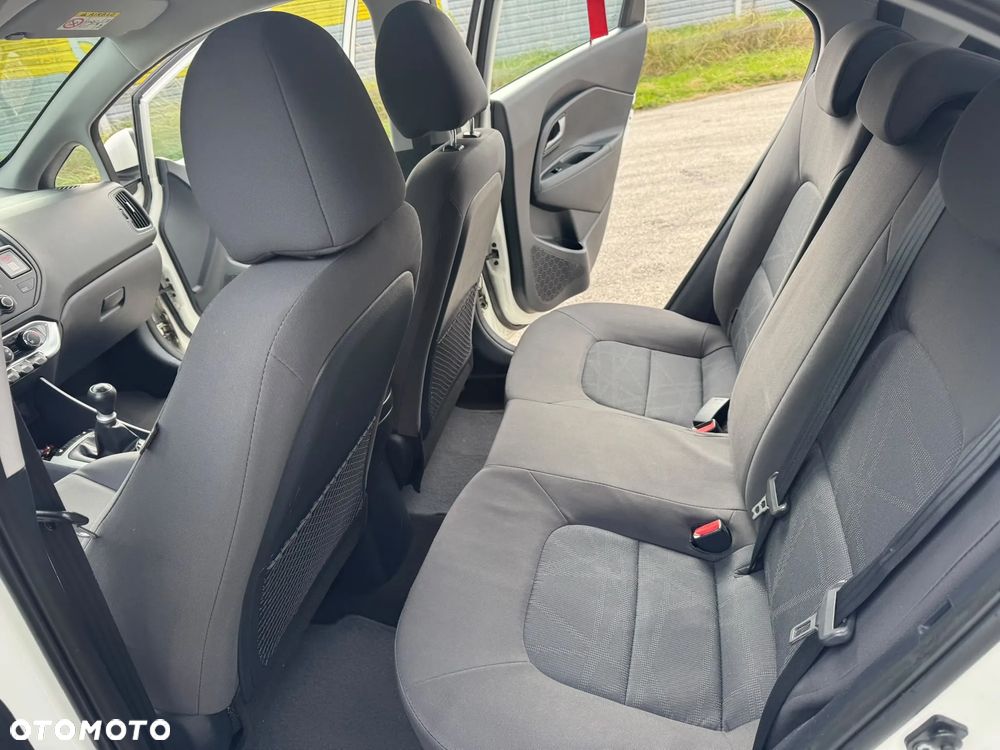 Kia Rio - 14