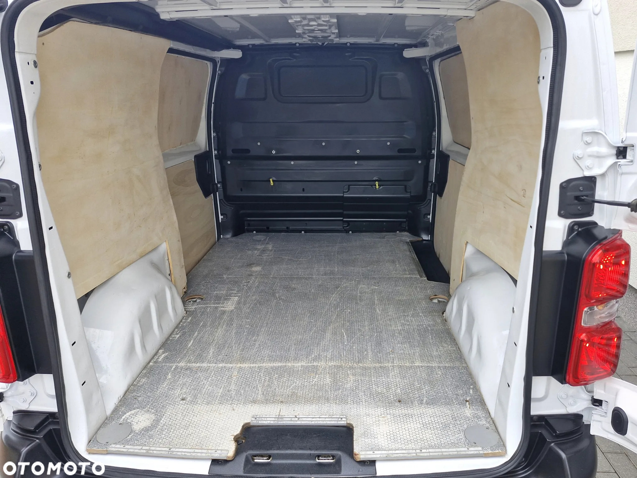 Citroën Jumpy, wersja M, automat, klima, kamera cofania - 13