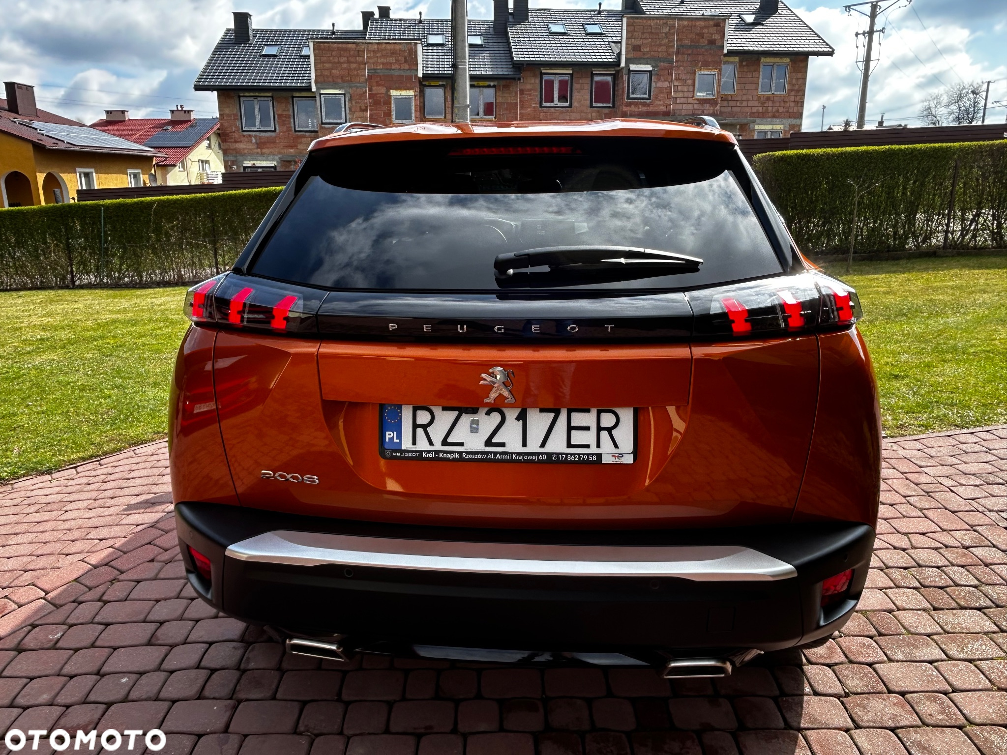 Peugeot 2008 1.2 PureTech Allure S&S EAT8 - 5