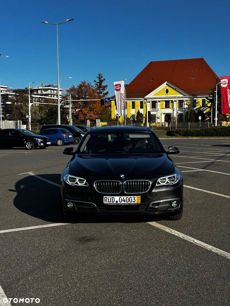 BMW Seria 5 520d Touring Luxury Line - 2