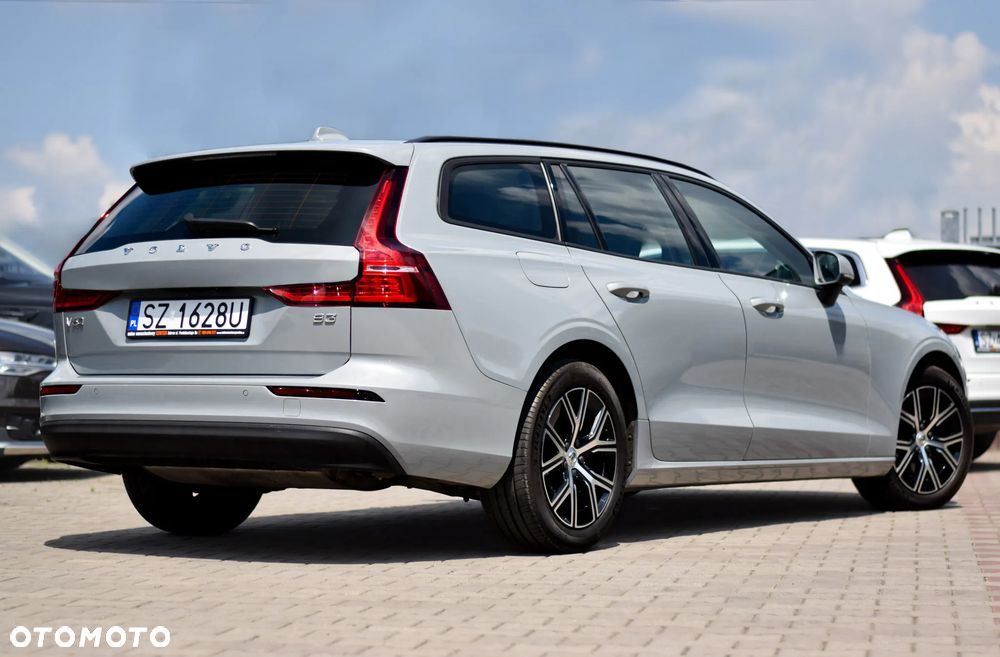 Volvo V60 B3 B DKG Momentum Pro - 8