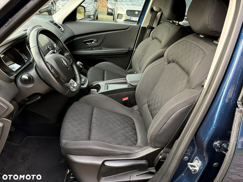 Renault Grand Scenic - 10