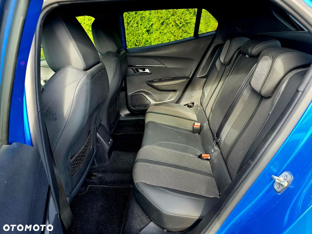 Peugeot 2008 PureTech 130 EAT8 GT - 19