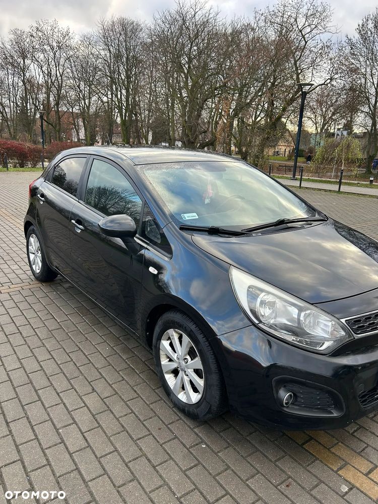Kia Rio 1.2 L - 5