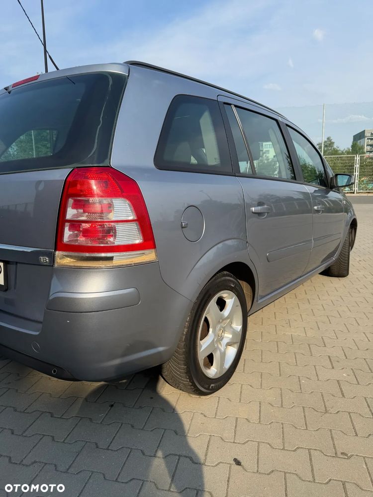 Opel Zafira 1.8 Essentia - 2
