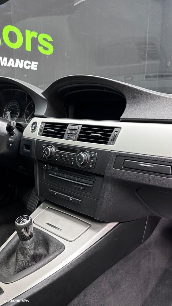BMW 320 d Coupe Edição M - 18