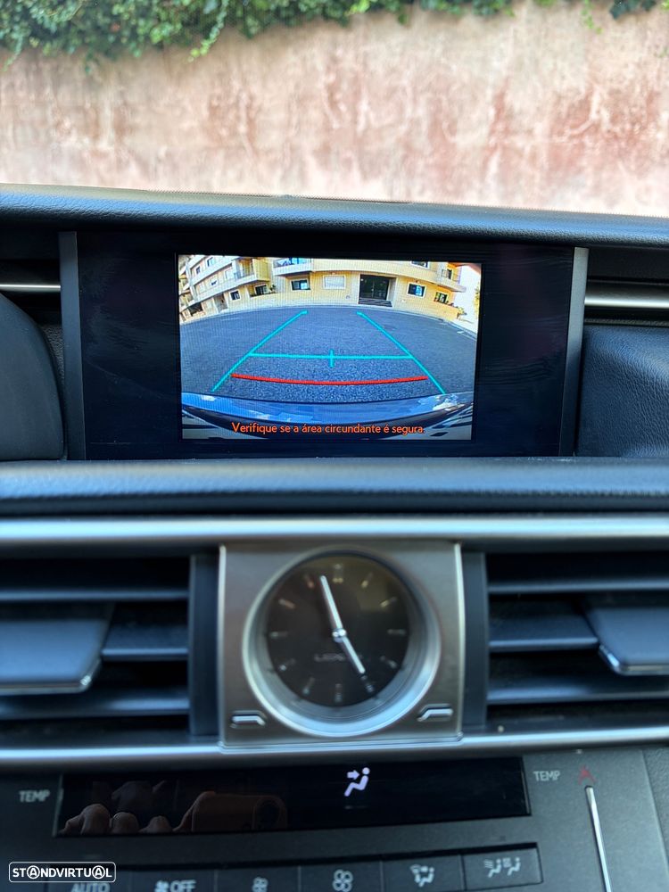 Lexus IS 300H Luxury - 18